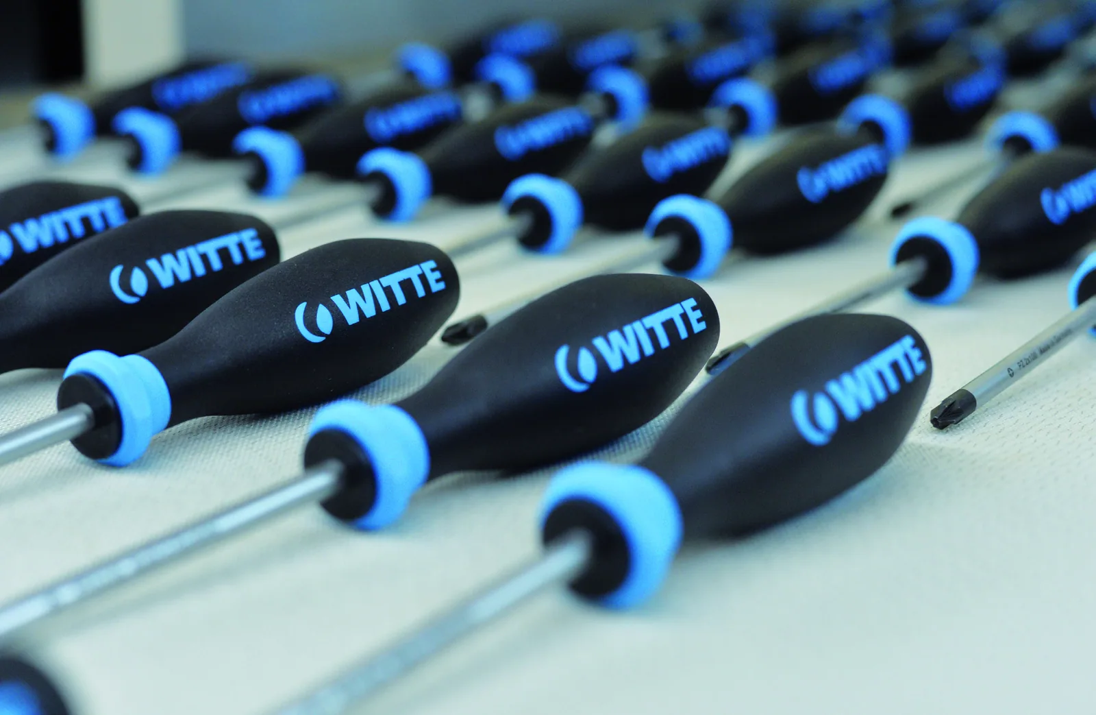 WITTE MAXX 与 PRO 螺丝刀产品线